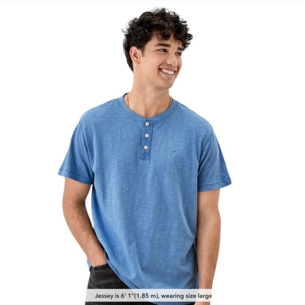 American Eagle Lived-in Men's Blue Henley Shirt